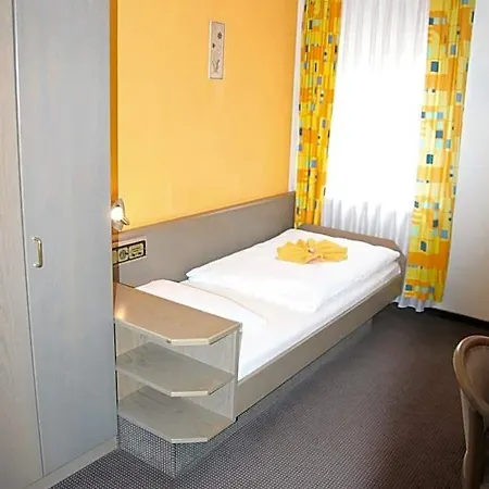 Am Schloss Hotel Neuenstein (Baden-Wurttemberg)