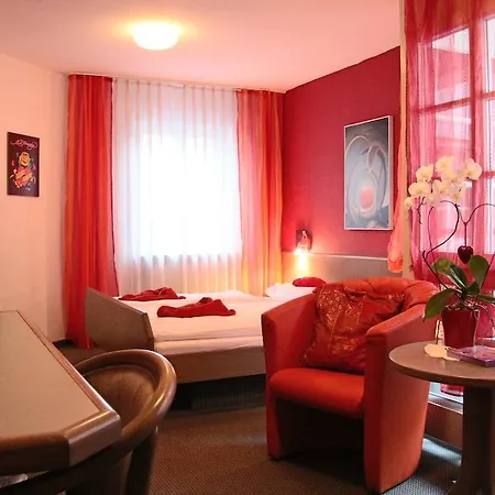Otel Am Schloss Neuenstein (Baden-Wurttemberg)
