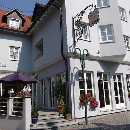 Hotel Am Schloss 3*