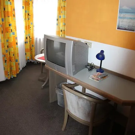 Am Schloss Neuenstein (Baden-Wurttemberg)