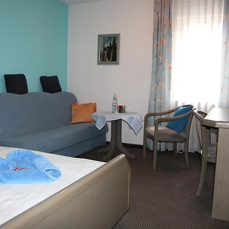 Hotel Am Schloss Neuenstein (Baden-Wurttemberg)