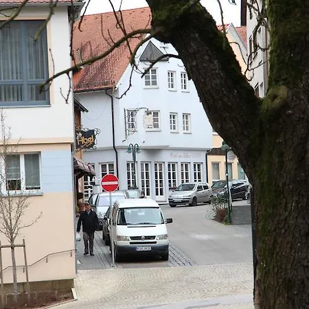 호텔 Am Schloss Neuenstein (Baden-Wurttemberg)